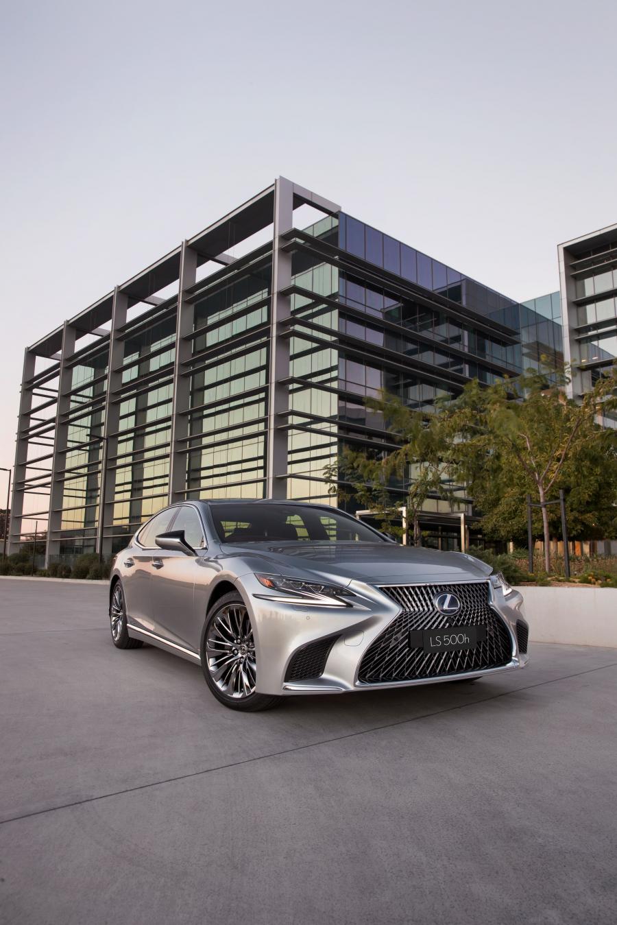  Lexus LS500h 2018 года  (AU) (фото 6 из 23)
